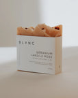 savon-hydratant-géranium-argile-rose-blanc-savonnerie-emballage