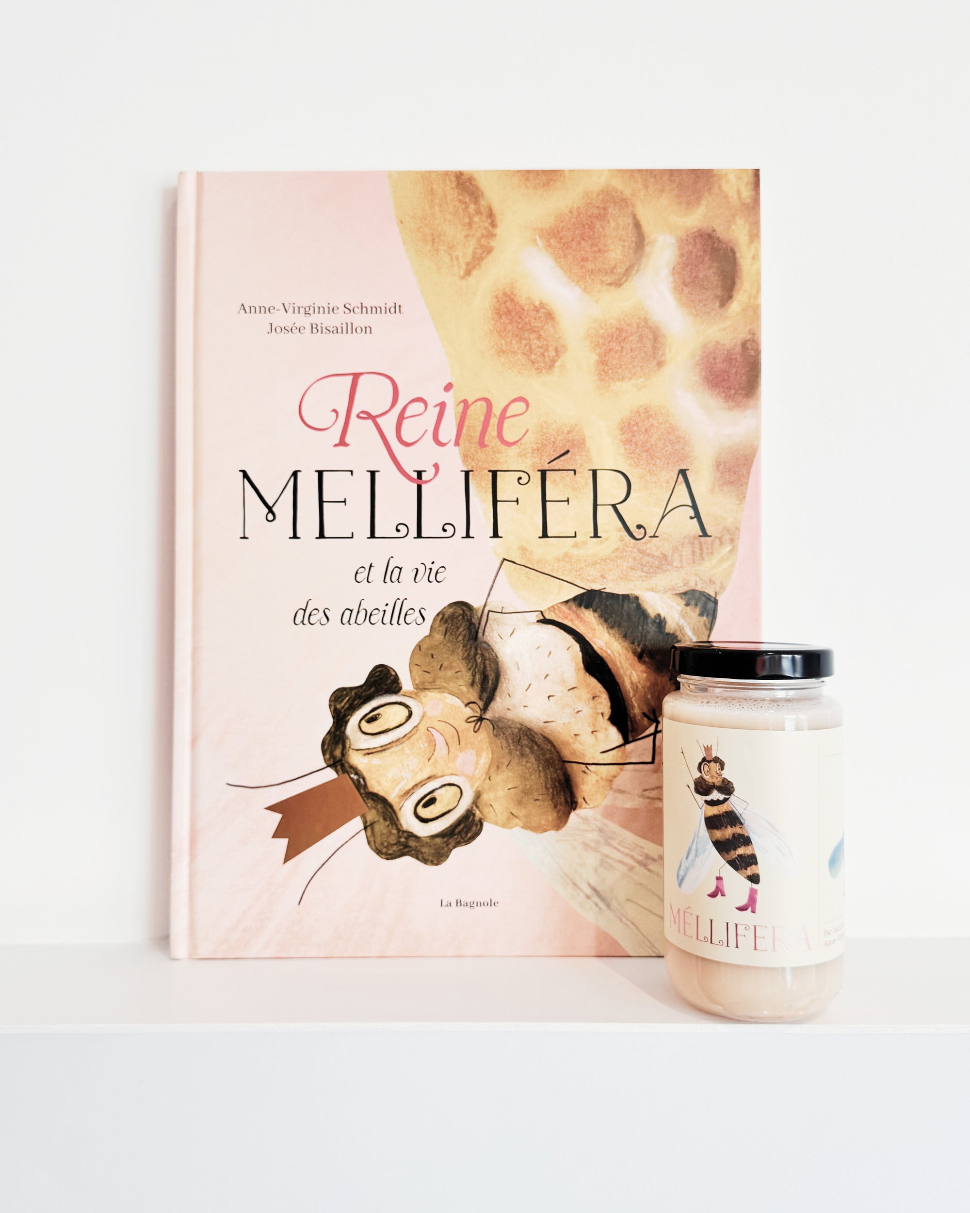 Reine Melliféra et la vie des abeilles