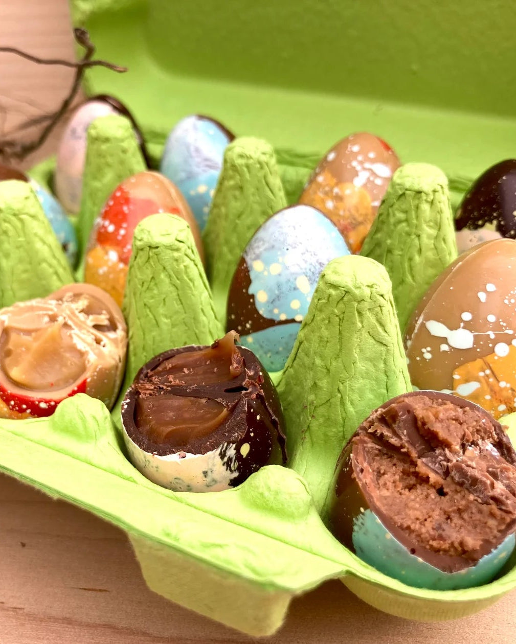 Boîte de 12 oeufs petits oeufs en chocolat par la Cabane sur le roc.