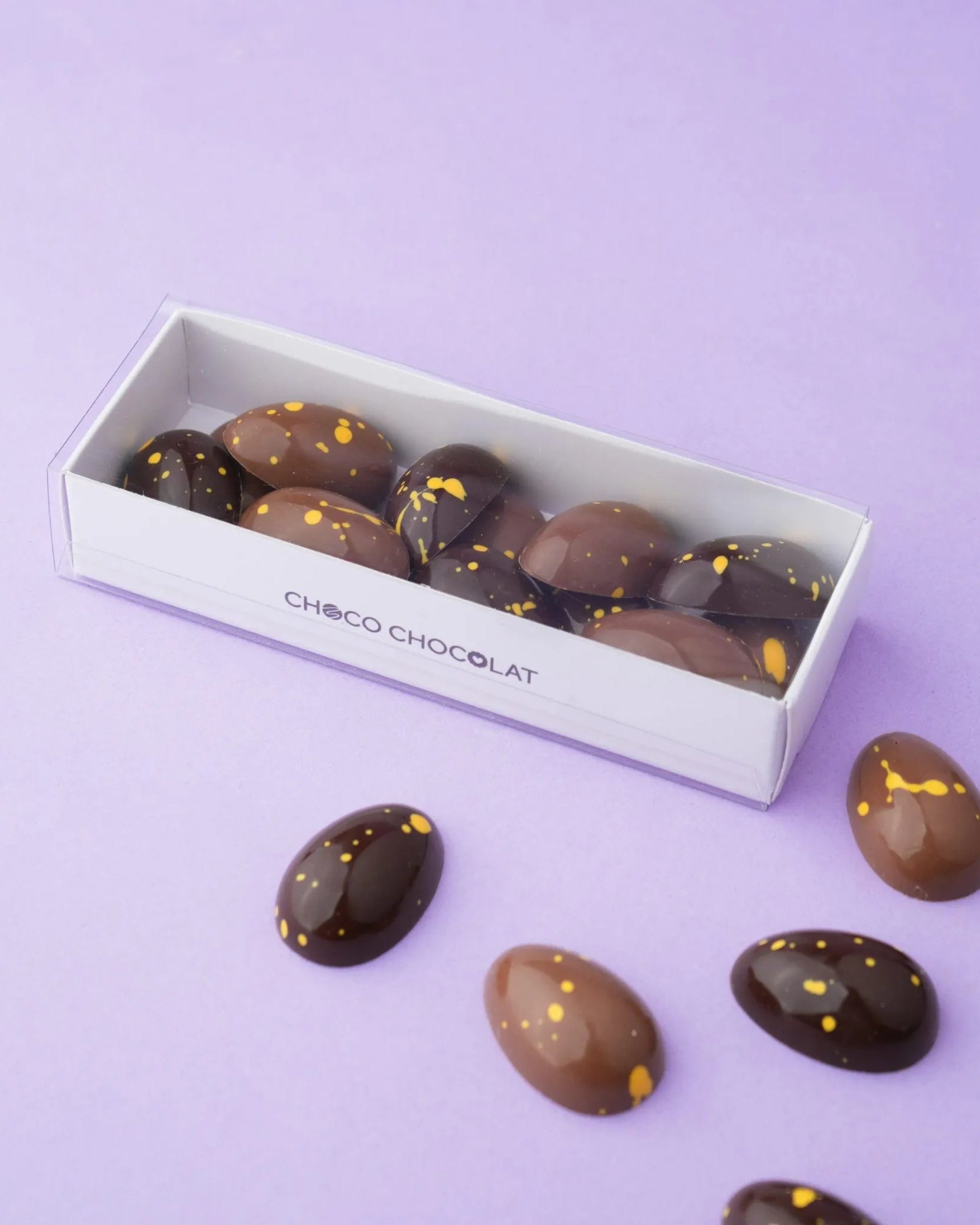 Une boîte de minis cocos fondants à la vanille.