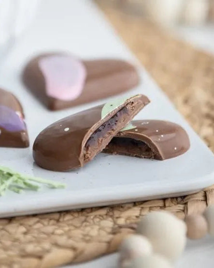 Cœur pêche et praliné croustillant