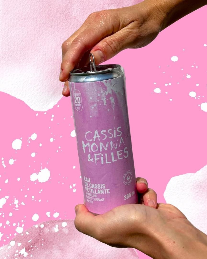 eau-cassis-petillante-cassis-monna-et-filles