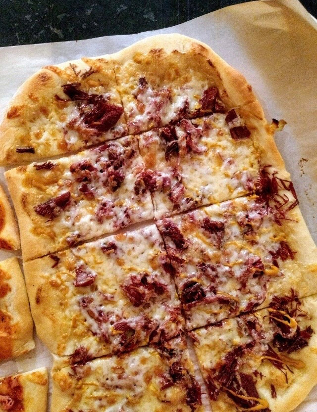 Pizza au smoked meat de canard